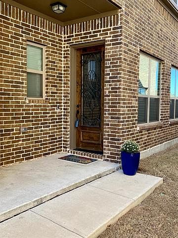 1st image of 323 Featherstone Trl