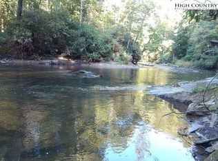 17 Riverside Dr, Sparta, NC 28675