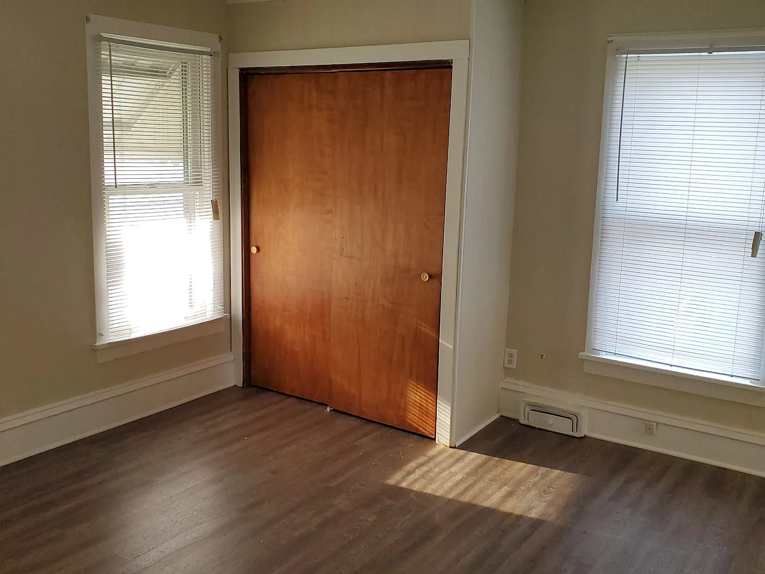 Studio, $975 — Photo 2