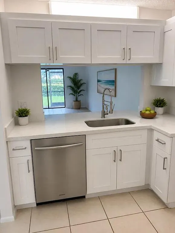 2 bed, 2.0 bath, 787 sqft, $2,100 — Photo 2