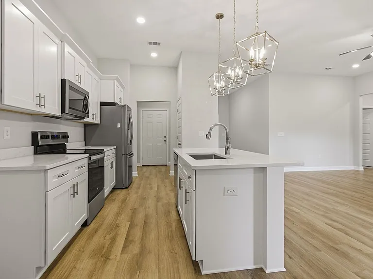 6434 Kylito Cir — Photo 10