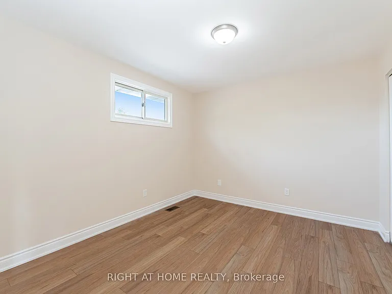50 Albemarle St — Photo 21