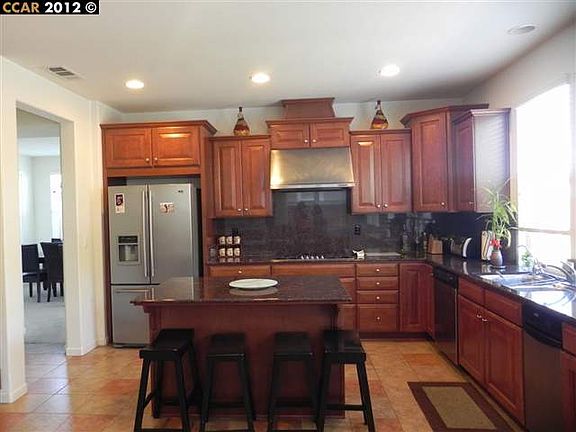 3rd image of 124 Menton Ct