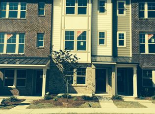 611 Village Commons Ln, Apex, NC 27502