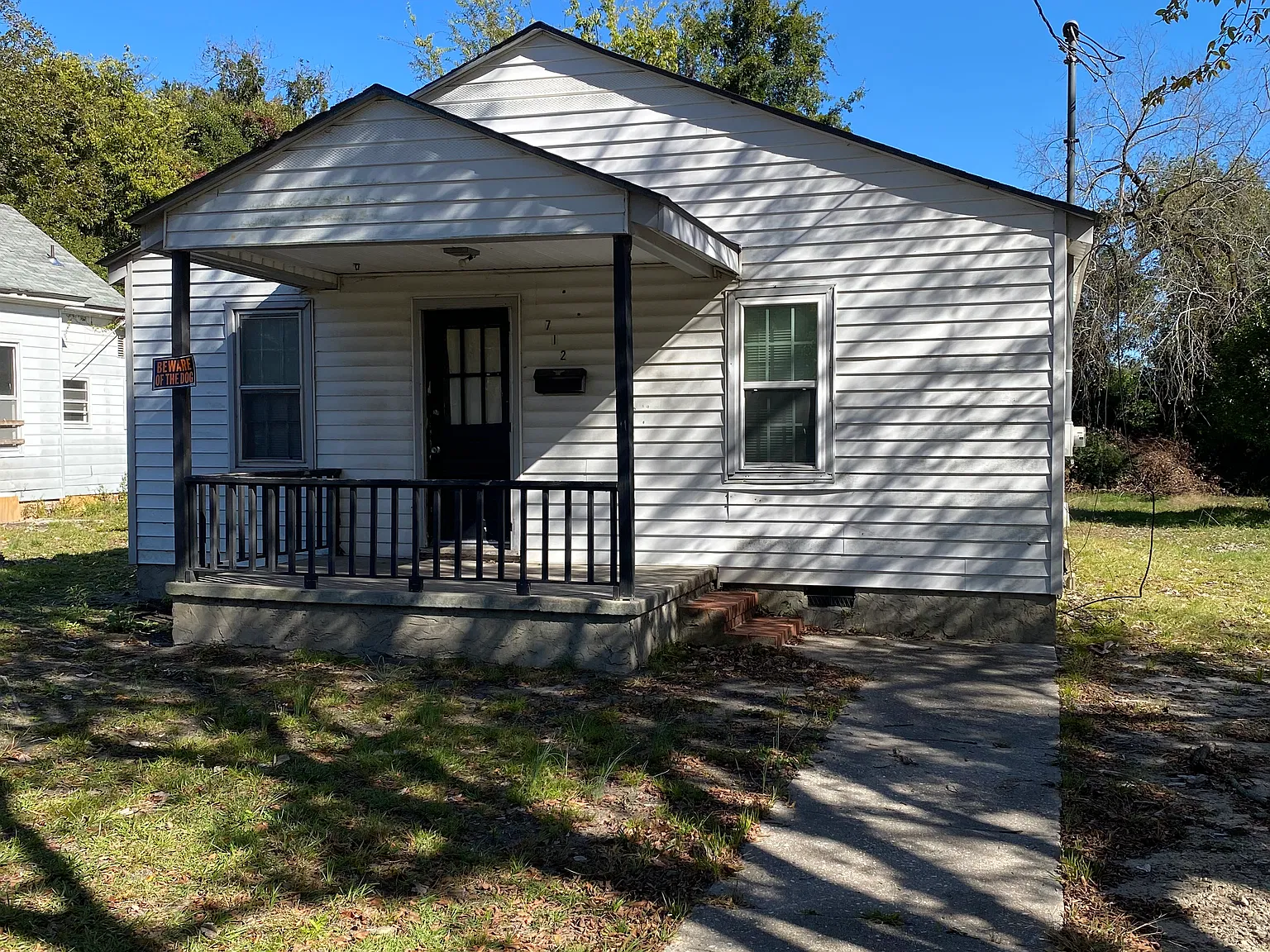 2 bed, 950 sqft, $1,200 — Photo 1
