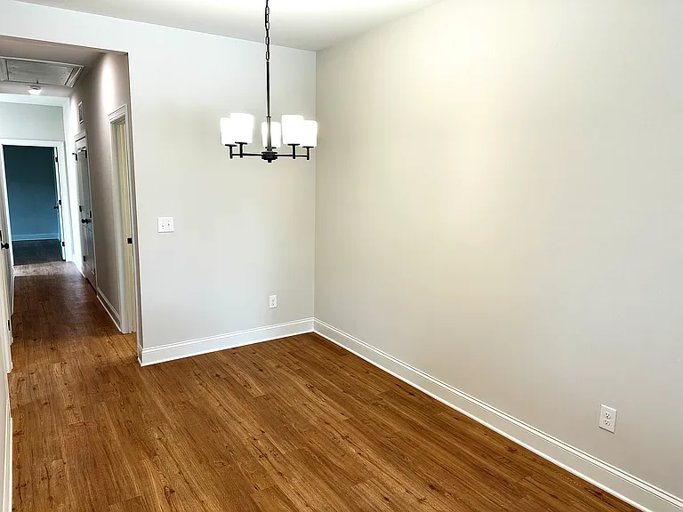 521 N Linwood Ave — Photo 15