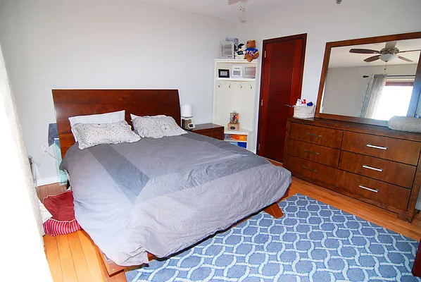 Sold by Momentum Real Estate LLC | media 28