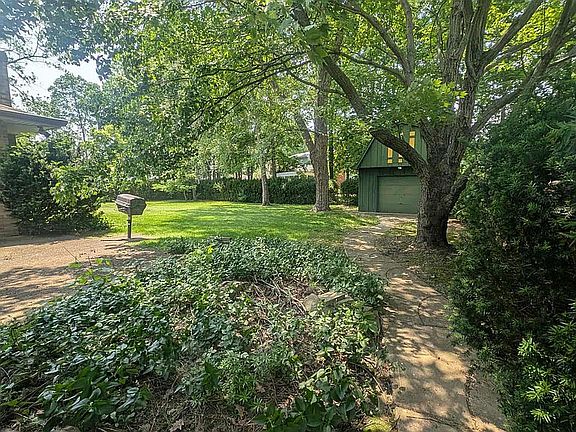 2nd image of 16496 Park Lane Dr