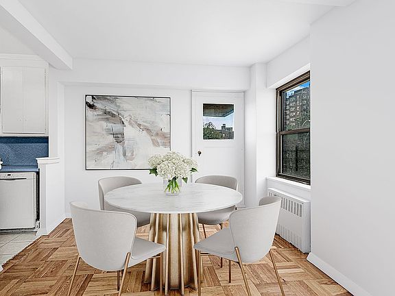 3rd image of 3515 Henry Hudson Pkwy W APT 3D