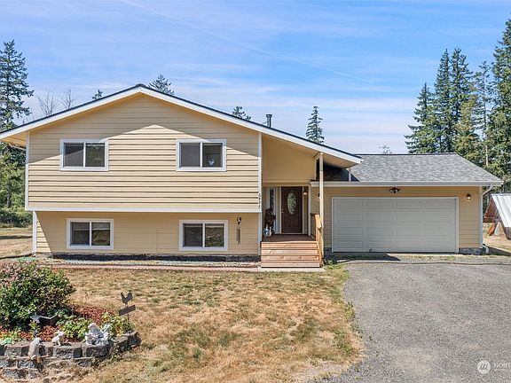 New 20x40 barn with loft & gutters>