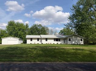 719 Salt Creek Rd, Le Roy, IL 61752