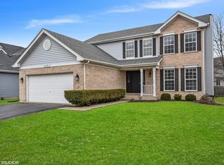 1171 Lakewood Cir, Naperville, IL 60540