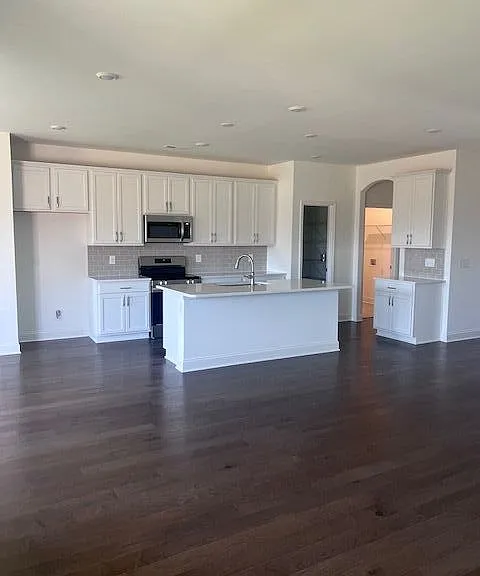 730 Omaha Dr — Photo 6