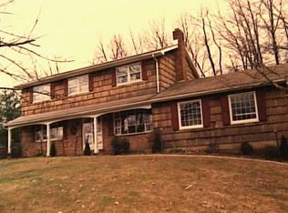 16 Rolfs Dr, Danbury, CT 06811