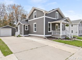 152 Courtland St NE, Rockford, MI