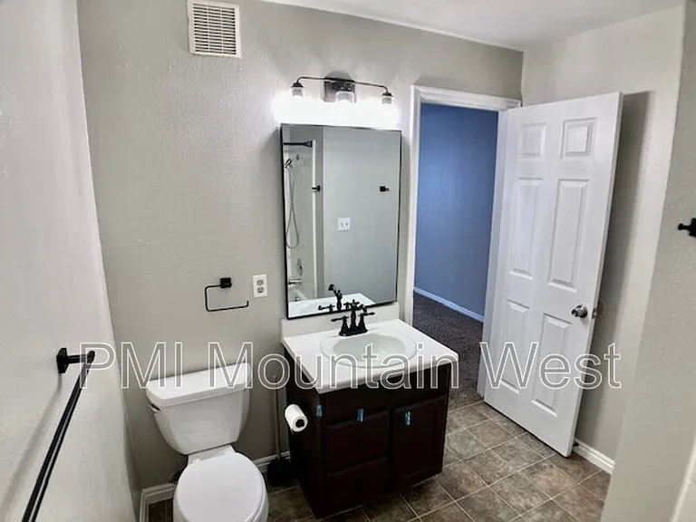 567 N 200 E #3 — Photo 39