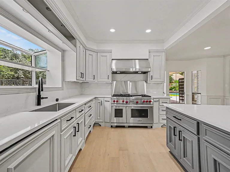 507 Commodore Way — Photo 12