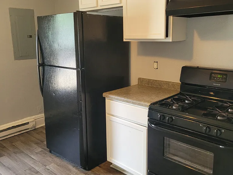 223 Robie St E #2 — Photo 1