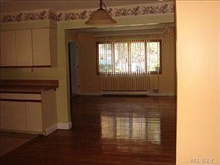 3rd image of 111 Paula Blvd