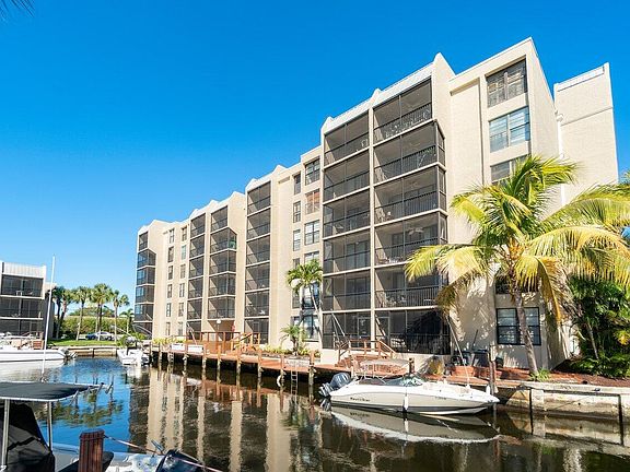 3rd image of 9 Royal Palm Way #6060