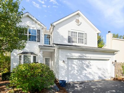 1 Appletree Ct, Lake In The Hills, IL, 60156