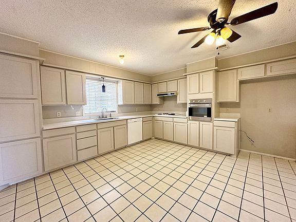 4th image of 7006 Vinton Ave