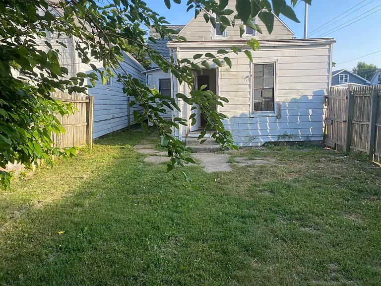 200 E Tennessee St — Photo 9