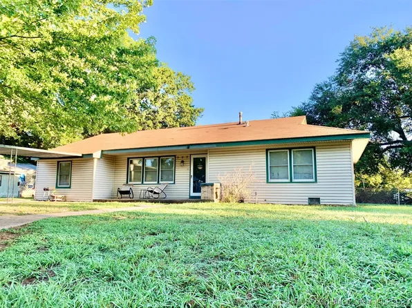 203 NE C St, Stigler, OK 74462
