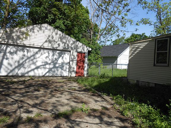 3rd image of 51 McKinley Ave N