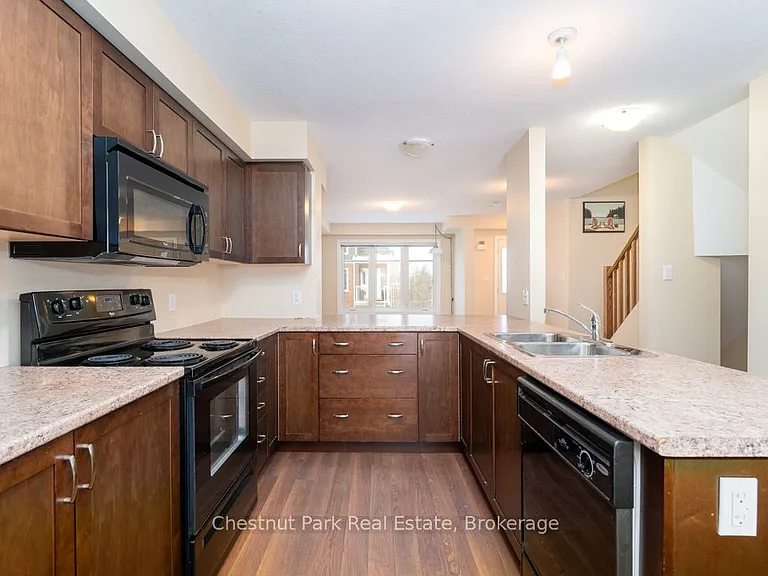 37 Silver St #16 — Photo 9