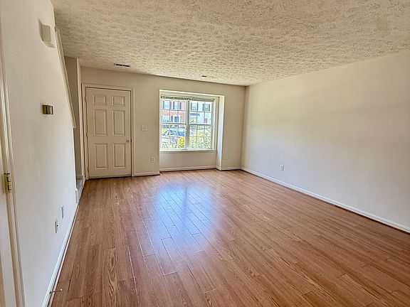 4th image of 9906 Warwick Pl