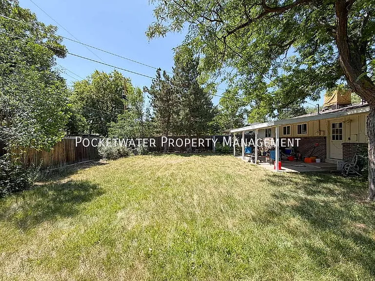 740 37th St — Photo 14