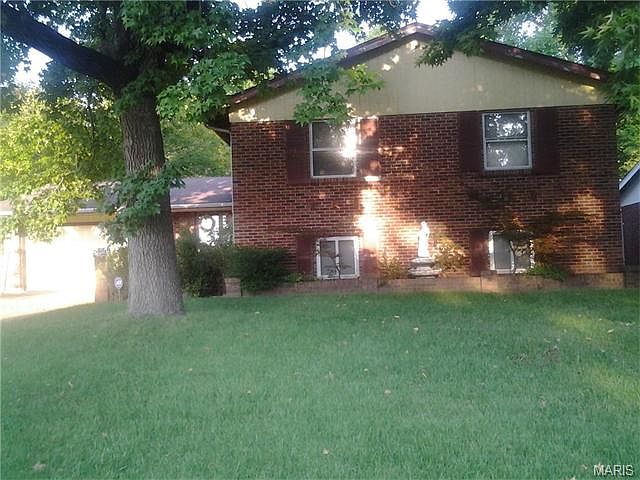 1st image of 10416 Saint Ives Dr