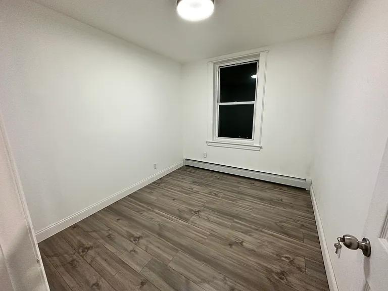 2571 W 16th St #2 — Photo 9