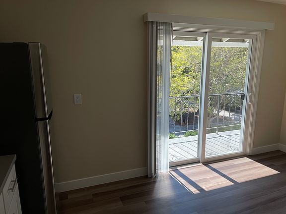 4th image of 736 Opal Dr #3