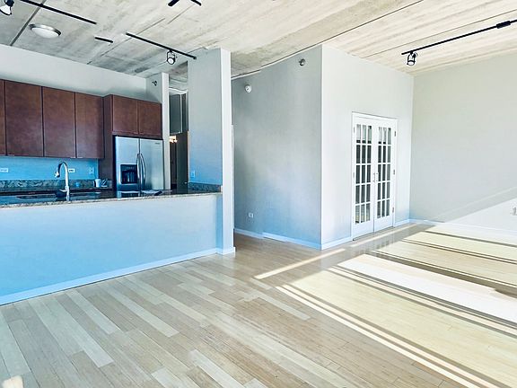 2nd image of 630 N Franklin St APT 1008