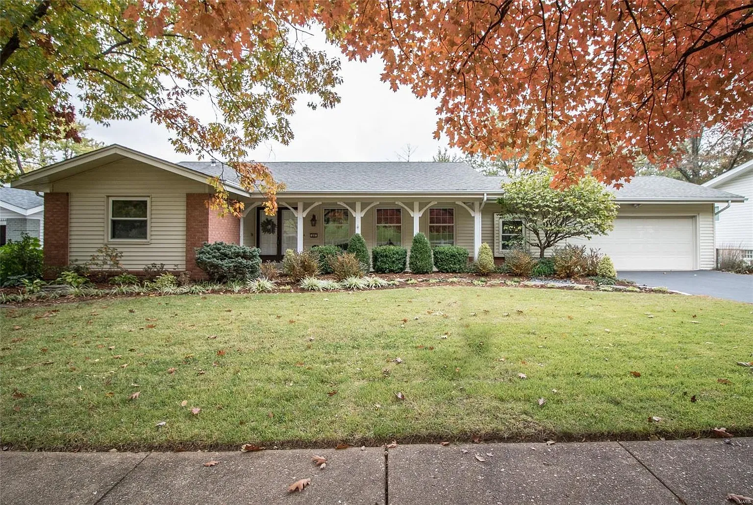 656 Tanglewilde Dr photo 1