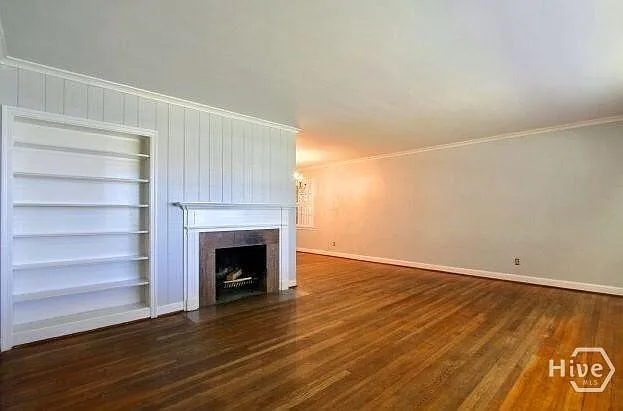 3 bed, 1.5 bath, 2022 sqft, $2,300 — Photo 4