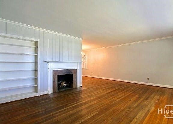 4th image of 21 Columbus Dr
