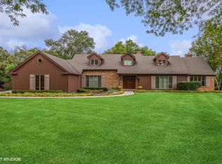 7103 Inverway Dr, Crystal Lake, IL