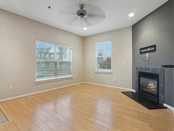 3rd image of 14351 Vauxhall Dr