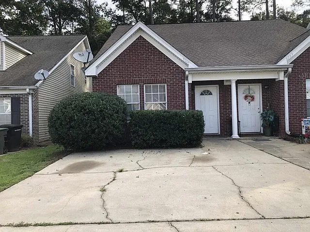 3261 Sawtooth Dr - 3261 — Photo 1