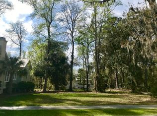 2 Tuscarora Trl, Beaufort, SC 29906
