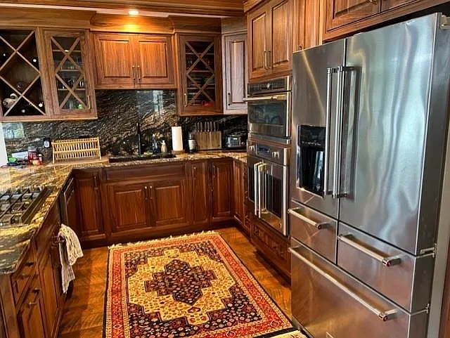 3 bed, 3.0 bath, 2384 sqft, $5,000 — Photo 3