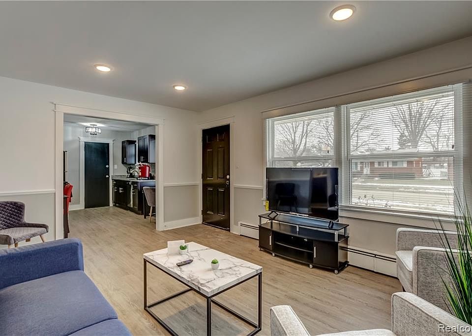 1st image of 4125 Woodland Ave