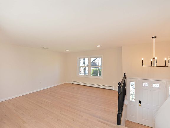 5th image of 9 Bergen St