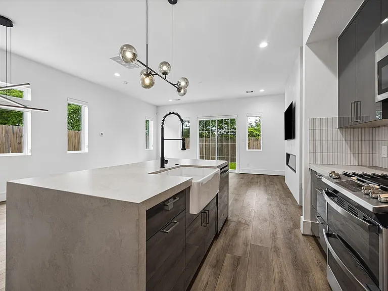 4211 Nichols St #A — Photo 3