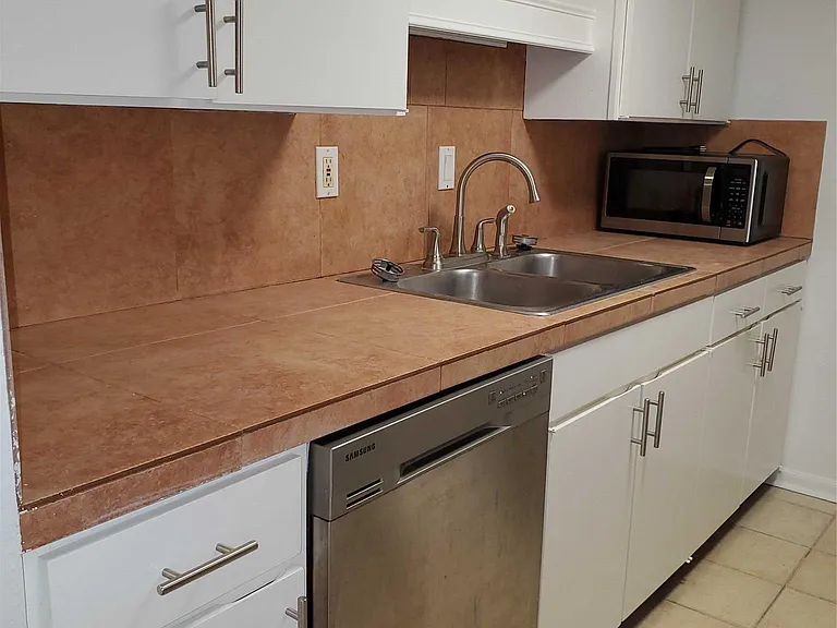 1800 Lavaca St #415 — Photo 5