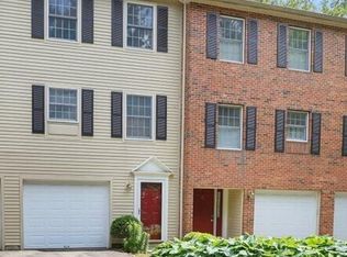 10 Crown Rdg UNIT 10, Newington, CT 06111