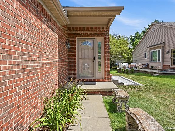 3rd image of 809 Chelsea Ridge Ct